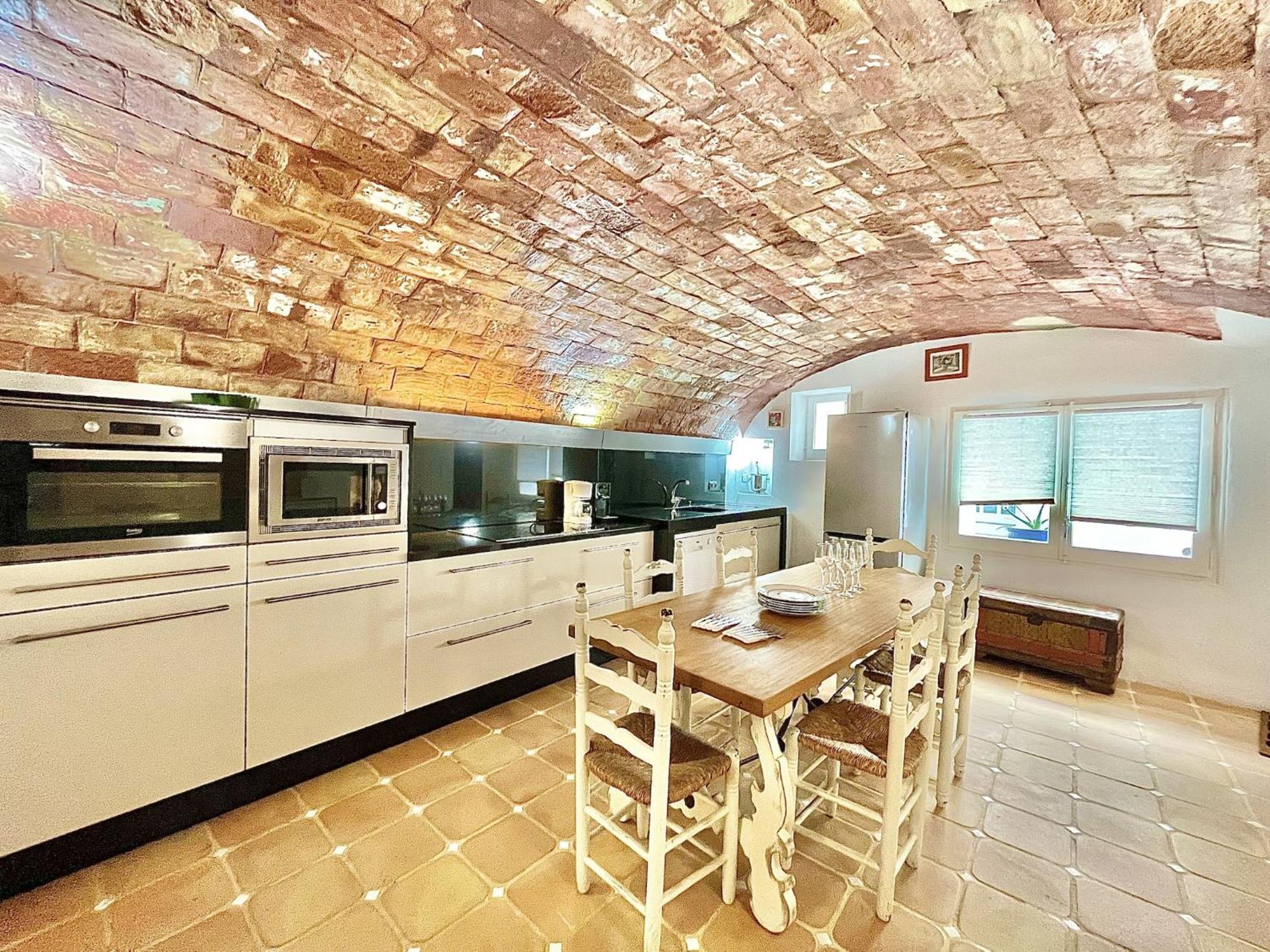 Spacious Near Roses